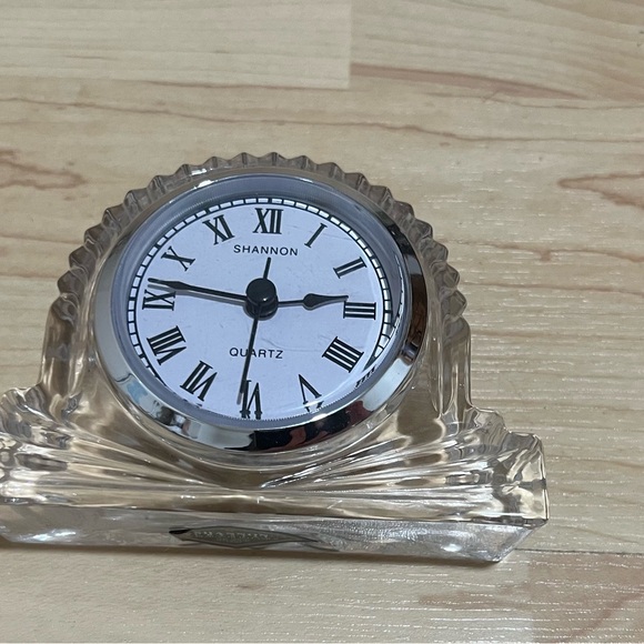 SHAN Elegant Silver and White Crystal Clock - Picture 2 of 5